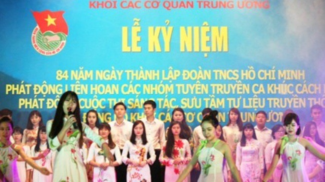 Вьетнамская молодежь принимает активное участие в развитии и защите страны - ảnh 1